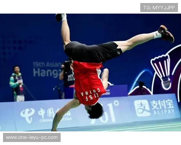 李诗沣连夜打游戏不睡觉，这球场上的“勤奋”我真服