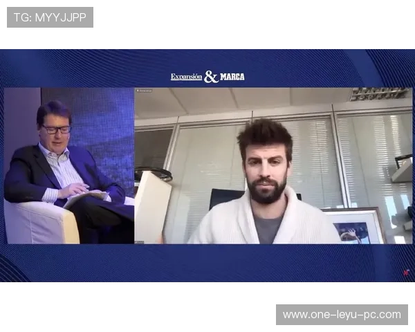 我说皮克这年头，不踢球就像明星开豪车炫耀财富似的，简直隔着屏幕都闪瞎眼！