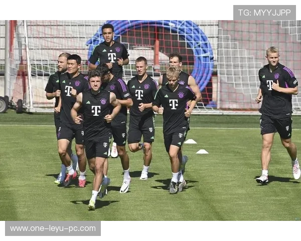 拜仁阵容豪华却越踢越乱，结构性问题已逐步反映在战绩与稳定性上